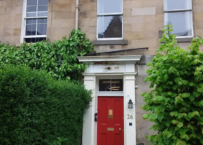 Ivy- Braveheart Guest House Edinburgh