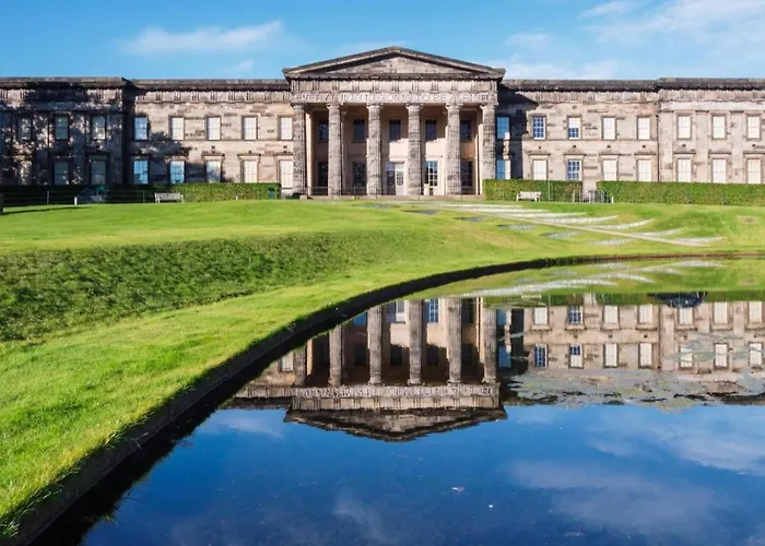 Travelodge Edinburgh Central Queen Street
