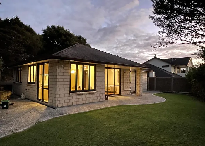 Charming Home Near Nature Auckland
