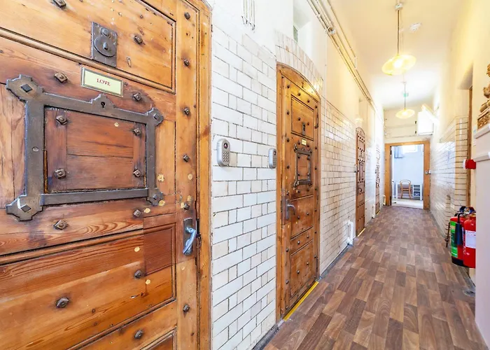 Lotus Guesthouse London