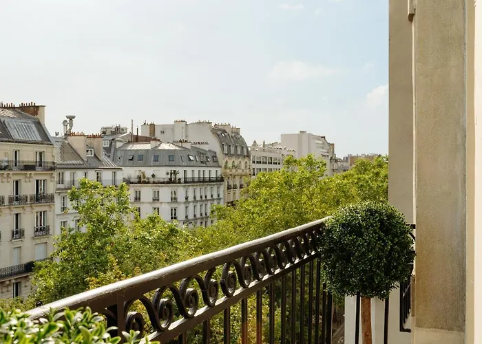Hotel Leon Paris