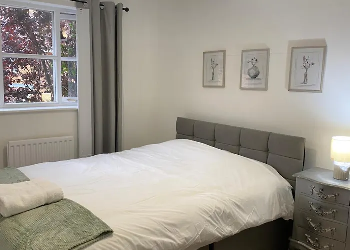 London 14 Shaw Road Se22 8Dp Villa