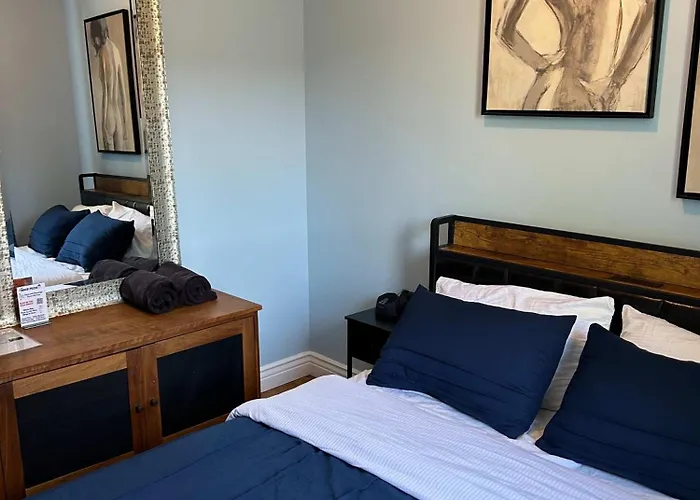 Blue Room In Dorothy'S Bnb Chicago