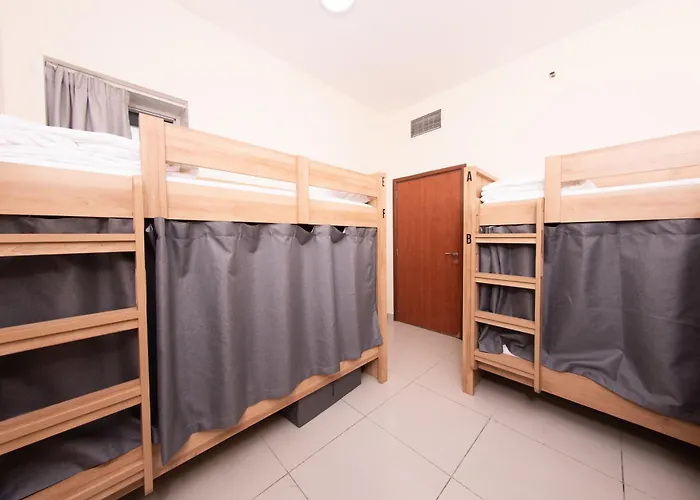 Dhostels - Marina Palm View Dubai
