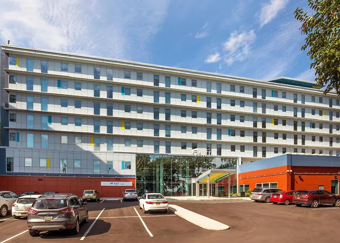 Aloft New York Laguardia Airport Hotel