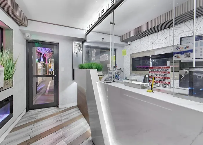 Hotel Opus Bronx Near Bay Plaza Mall New York