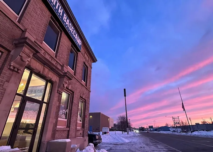 Zenith Basecamp Hostel Duluth