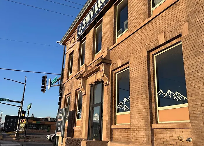 Zenith Basecamp Hostel Duluth