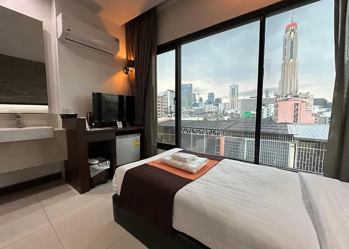 Collection O The Bangkok Airport Link Suite