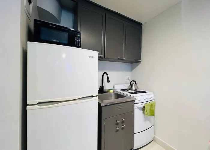 The Midtown Modern Apartment New York