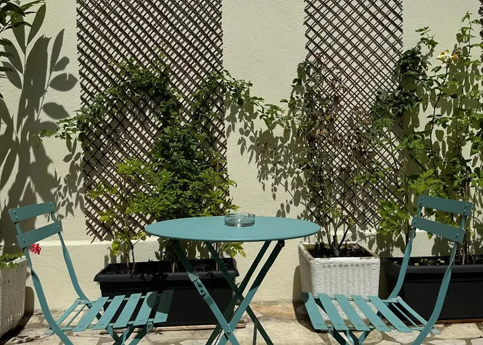 Hotel Lilas Gambetta Paris