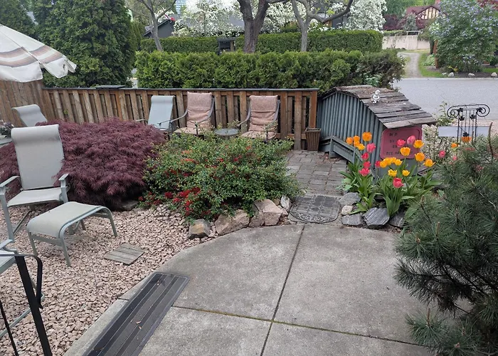 Beds By The Bridge Bed & Breakfast Kelowna