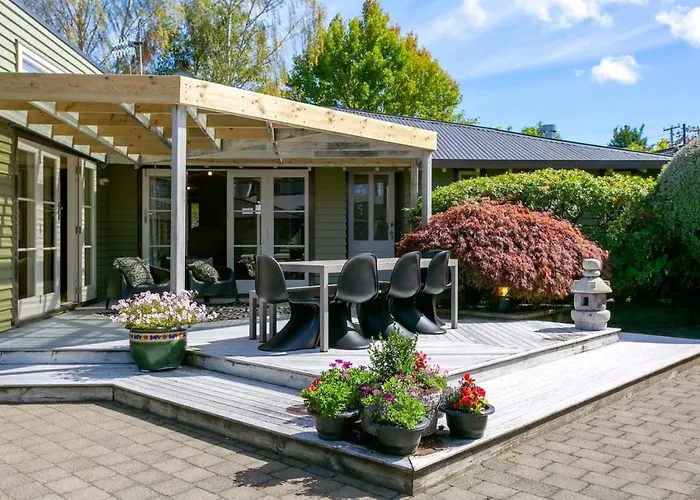 Huia Haven, Rustic Garden Retreat With King Suite Taupo