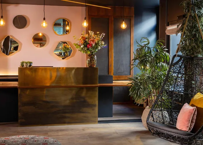 Hotel Maxim Folies Paris