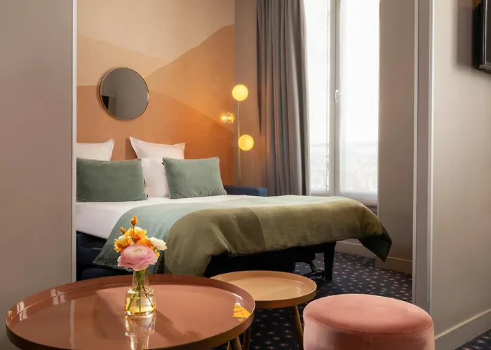 Hotel Maxim Folies Paris