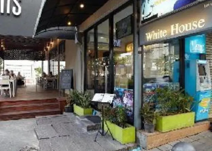 White House Asoke Sukhumvit 18 Hotel Bangkok
