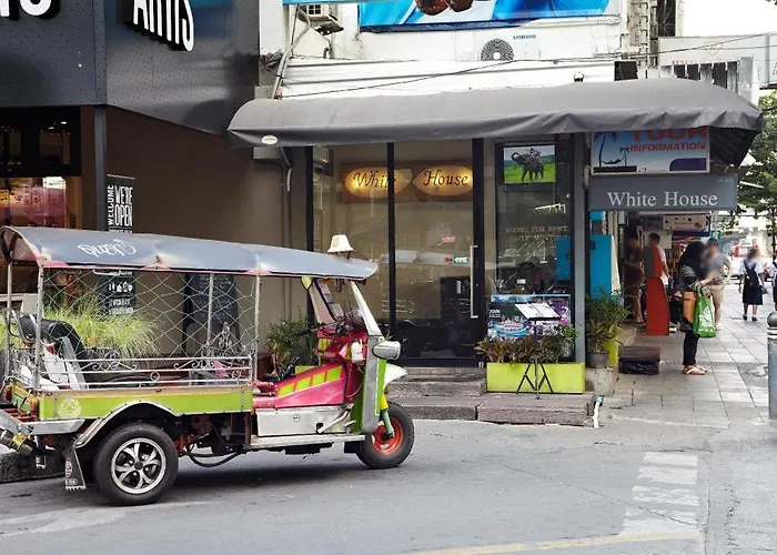 White House Asoke Sukhumvit 18 Hotel Bangkok