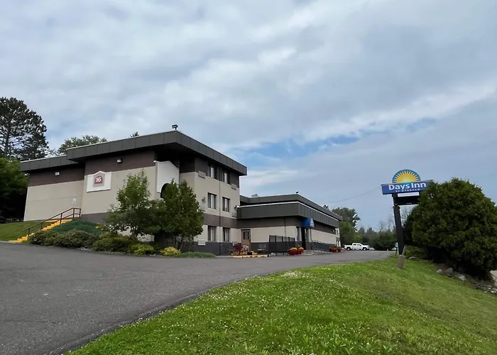 Days Inn By Wyndham Duluth Lakewalk
