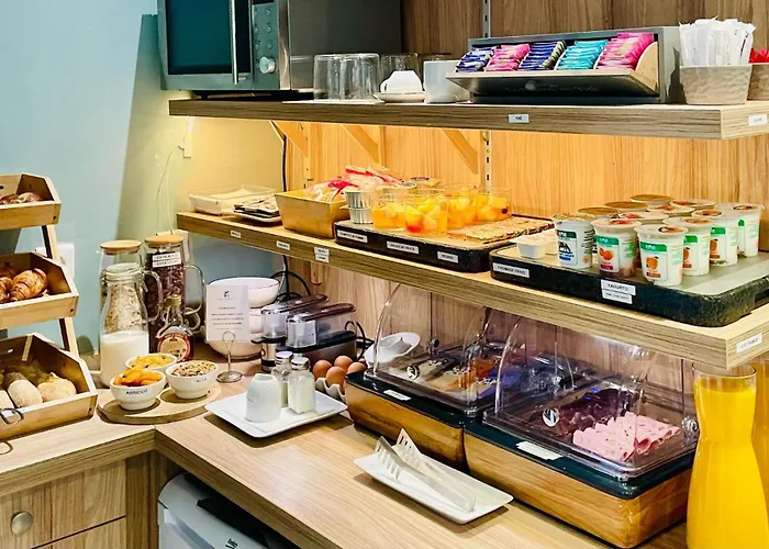 Hotel Moulin Vert Paris