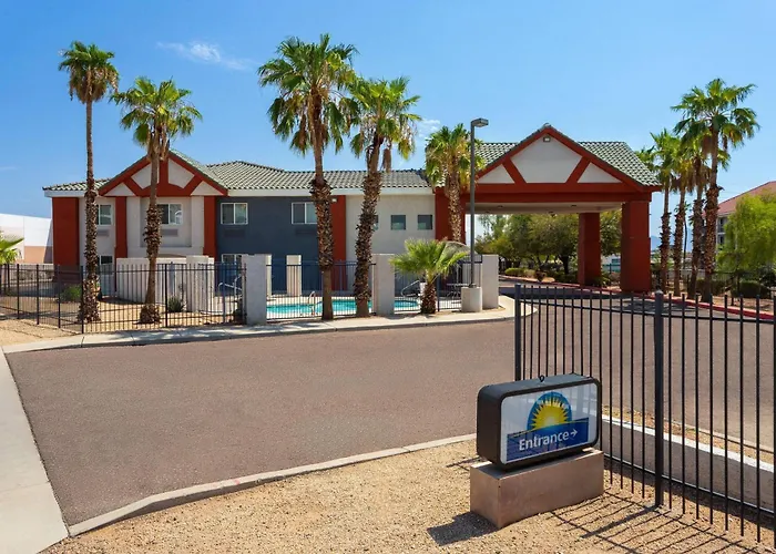 Days Inn By Wyndham Phoenix West