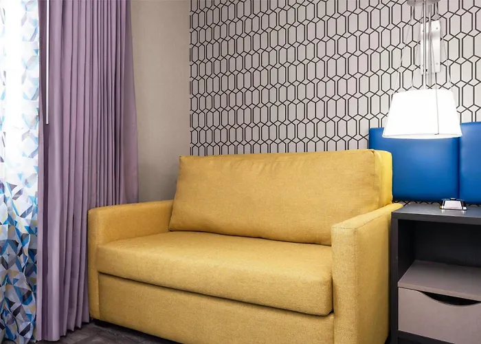 Glo Best Western Bronx Nyc New York