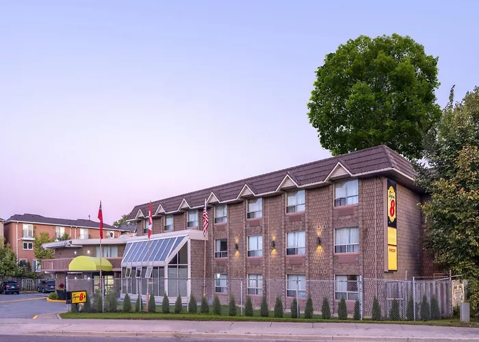 Super 8 By Wyndham Toronto East On Hotel