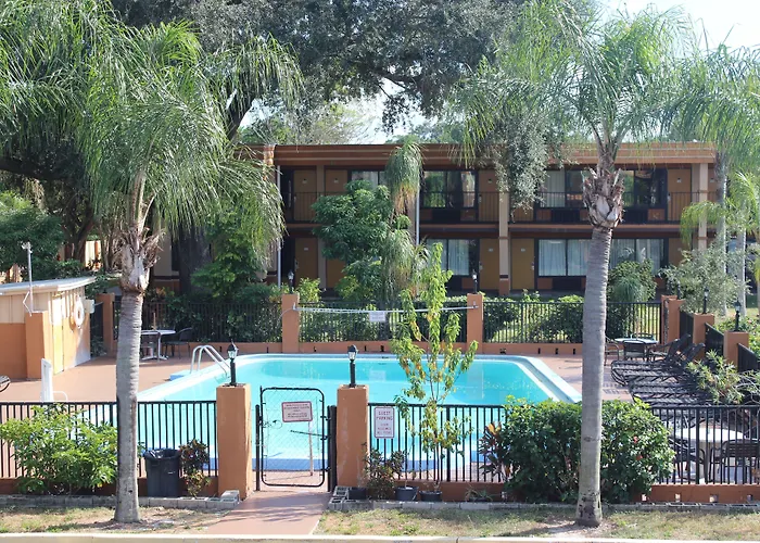 Tampa Inn Near Busch Gardens