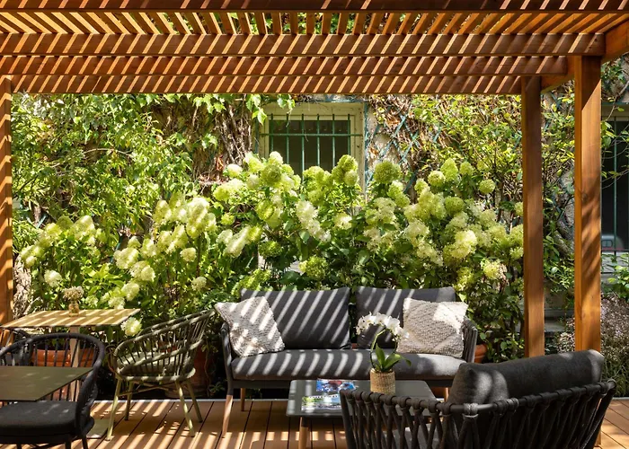 Hotel Paris Louis Blanc