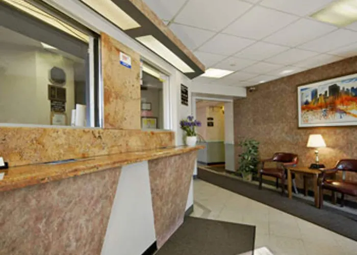 Super 8 By Wyndham Long Island City Lga Hotel New York