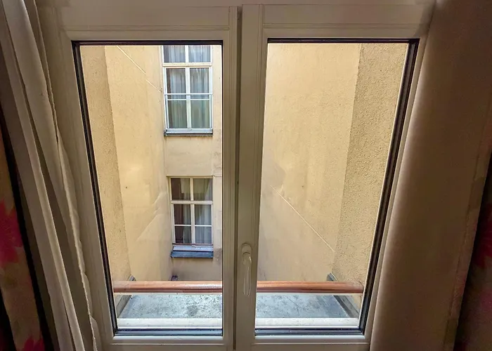 Hotel 85 Saint Honore Paris