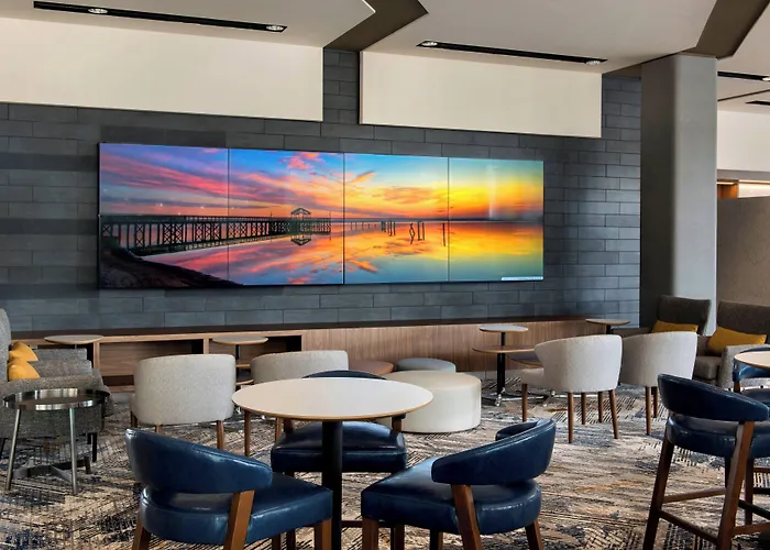 Courtyard By Marriott Philadelphia South At The Navy Yard Hotel