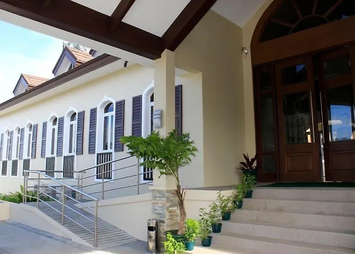 Country Chateau Hotel Tagaytay City