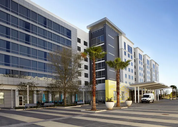 Courtyard By Marriott Orlando Lake Nona