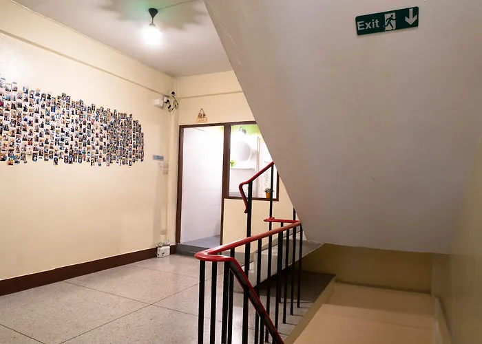 Chan Cha La 99 Hostel Bangkok