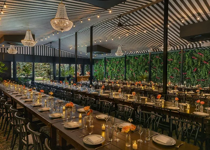 Moxy Brooklyn Williamsburg Hotel New York