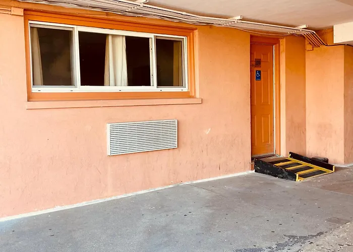 Skylark Motel Chicago