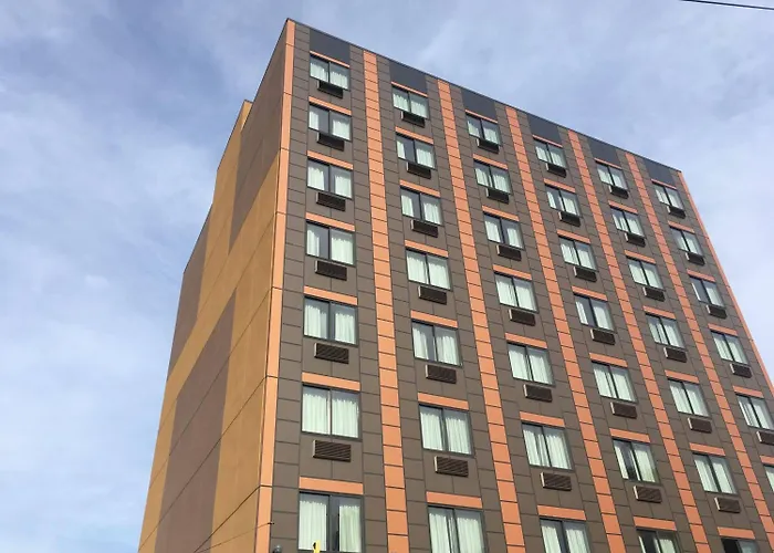 Lotus Blu Inn & Suites New York