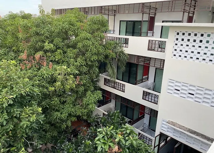 Lamphuhouse Bangkok Hotel