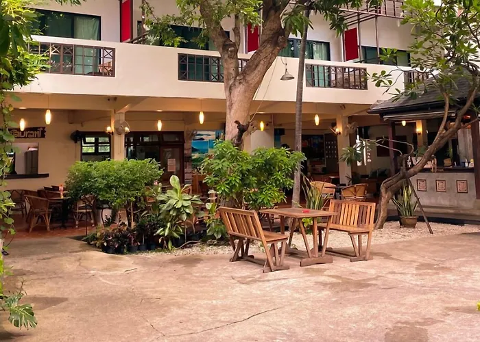 Lamphuhouse Bangkok Hotel