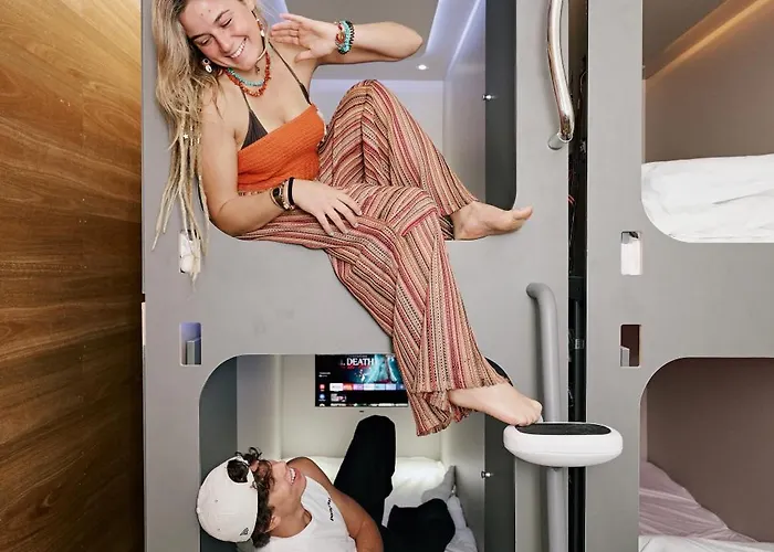 Urban Nomad Potts Point - 18 To 39 Only Hostel Sydney