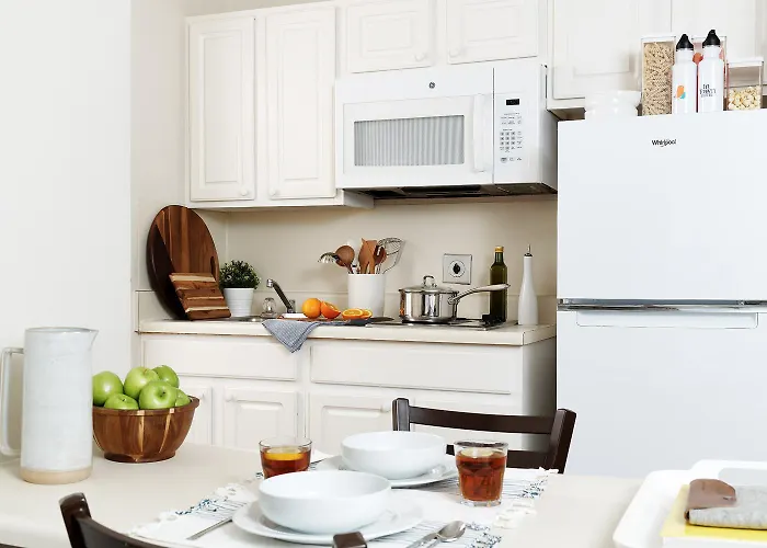 Intown Suites Extended Stay Phoenix Az - West