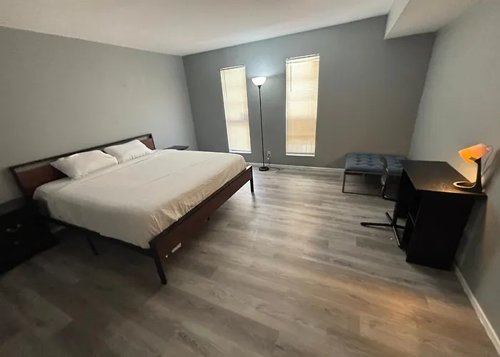 2 Or 3 Bedroom Extended Stay Walk To Strip Mgm Casino Shop Club Las Vegas