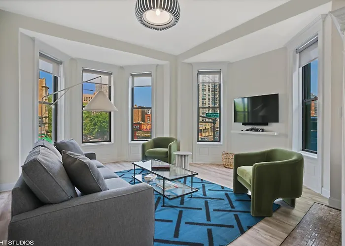 The Neighborhood Hotel - Lincoln Park Lp Chicago