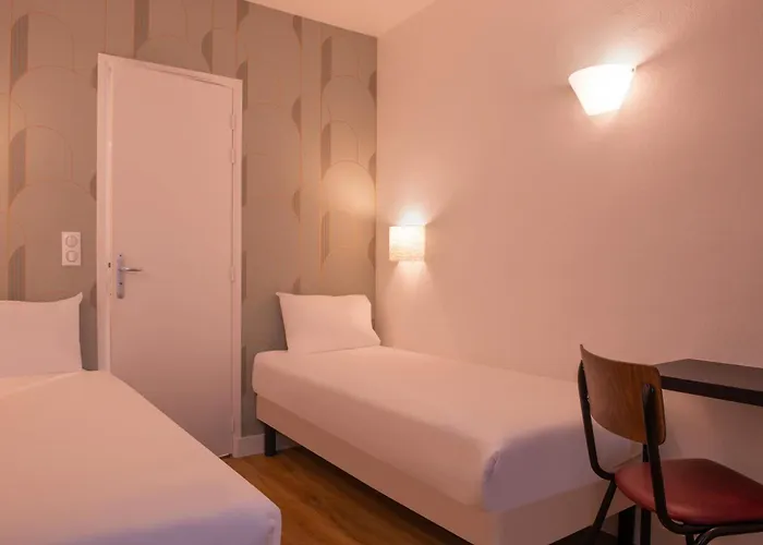 Pacific Hotel Fondary Paris