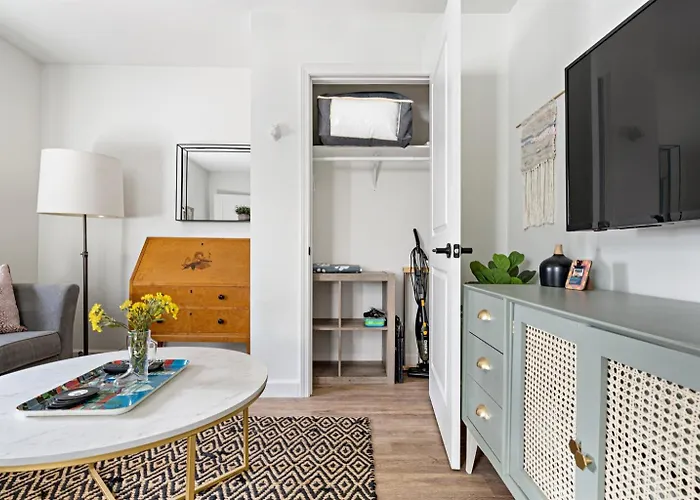 Private Guest House With Fenced Yard In Walkable East Nashville