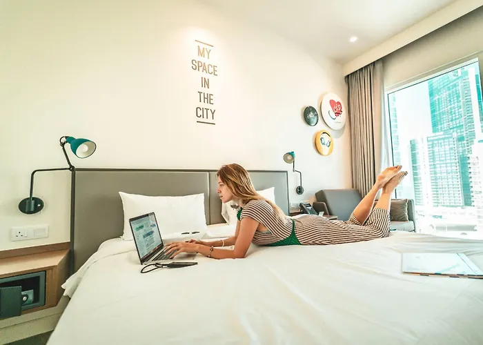 Rove Dubai Marina Hotel