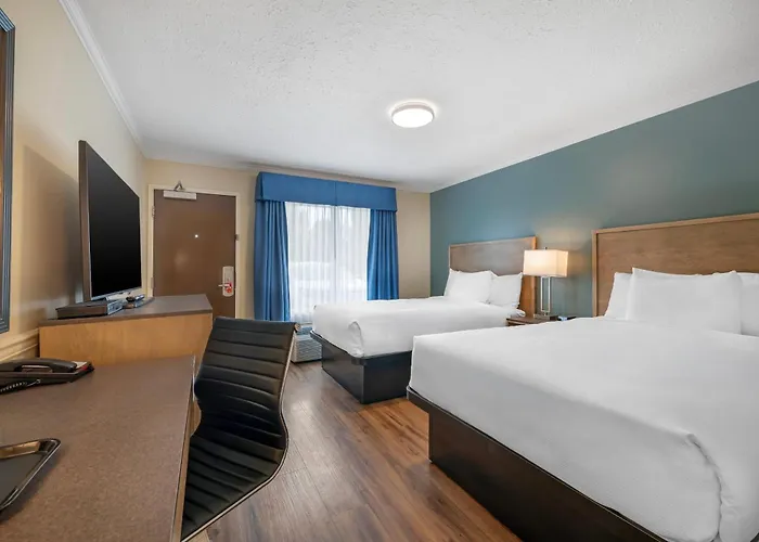 Econo Lodge Inn & Suites Kelowna