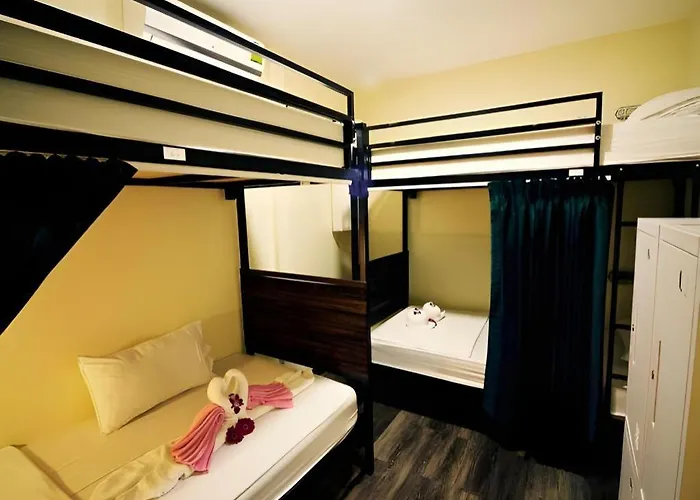 Art Hotel Sanamchai Bangkok