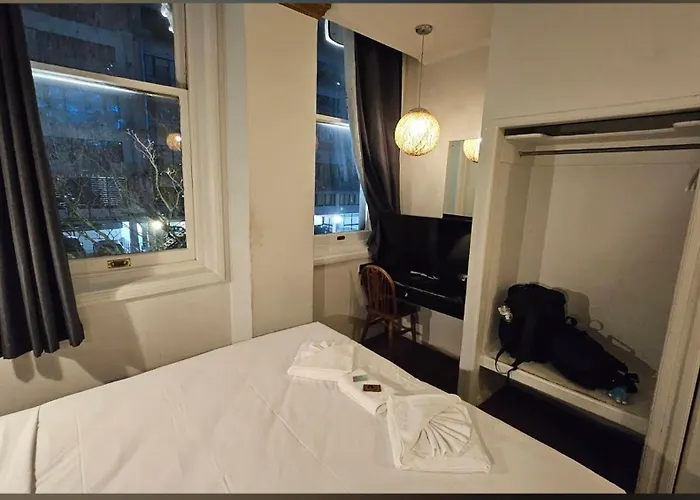 Albion Hotel Auckland