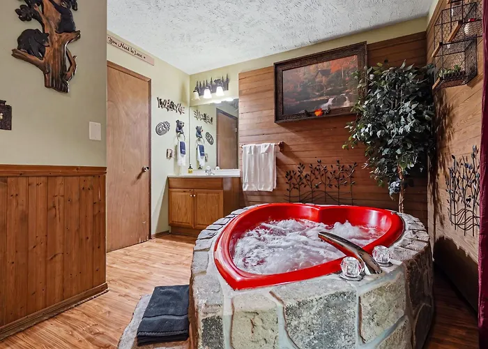 Bear Mountain Hollow-Free Dollywood Ticket- Cozy Cabin With A Hot Tub, Arcade & Deck Close To Town Pigeon Forge